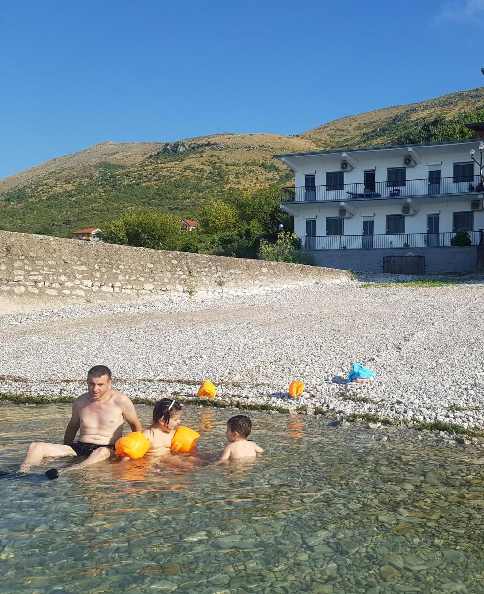 Rooms Lake View Balani Restaurant Shkodër Esterno foto